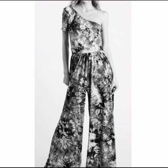 NWT JUMPSUIT See style notes for a high-end look✨ - Picture 1 of 4